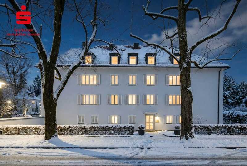 Schön geschnittene 3-Zimmer-Wohnung mit Blick auf den Nymphenburger Kanal und Südbalkon