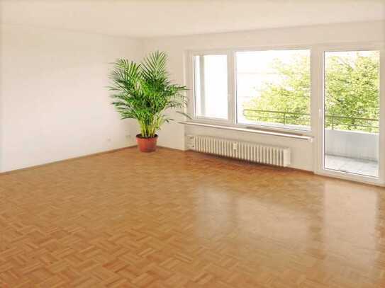 Ffm-Eschersheim: Erstbezug nach Sanierung - angenehme 2 Zi. Wohnung mit Balkon - ruhige grüne Lage
