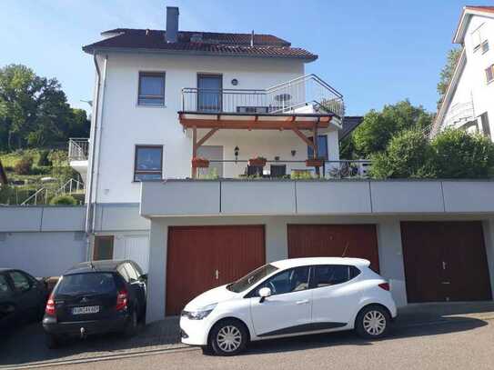 Vollständig renovierte und moebelierte Wohnung mit zwei Zimmern sowie Balkon und EBK in Forchtenberg