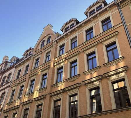 Höll-Immobilien vermietet sehr schöne 2-Raum-WE mit Balkon in der Innenstadt.