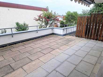 Gepflegte u. altersgerechte 3,5- Zimmer Altbauwohnung mit Dachterrasse in Biberach