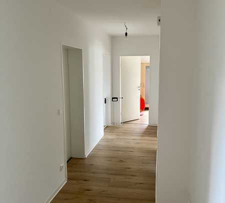 Erstbezug nach Sanierung: ansprechende 4-Zimmer-Wohnung mit EBK und Balkon in Böblingen