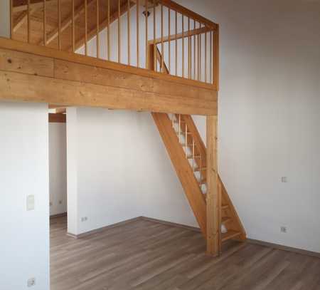 großzügige 1-Zimmerwohnung mit Galerie | Terrasse | Wannenbad