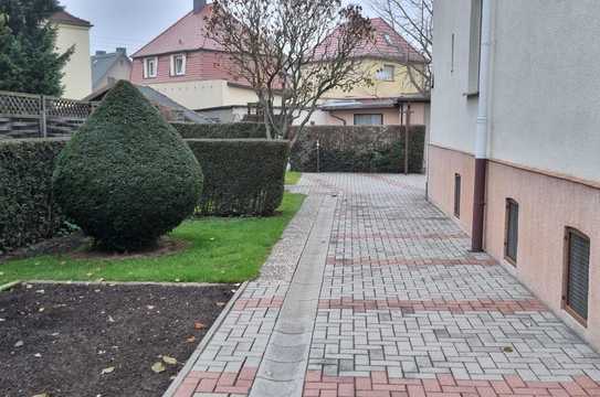 Großes Glück in kleinen Höhen! Ihre gemütliche Dachwohnung mit kleinem Gartenbereich wartet auf SIE!
