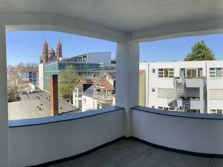 ERSTBEZUG - West-Loggia mit Domblick - großer Ost-Balkon mit Odenwaldblick