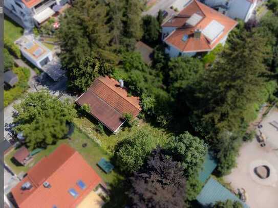 Sonniges Südwest-Grundstück mit vielfältigen Bebauungsmöglichkeiten in Feldmoching