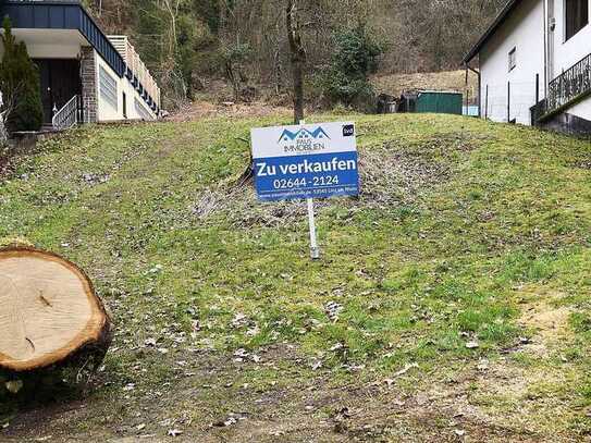 Teilerschlossenes Grundstück in ruhiger Lage zu verkaufen