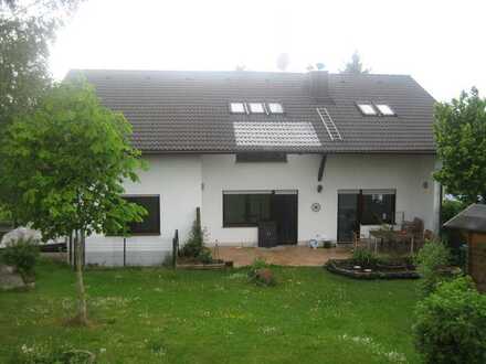 Schöne 4 Zimmerwohnung mit Garten in ruhiger Lage