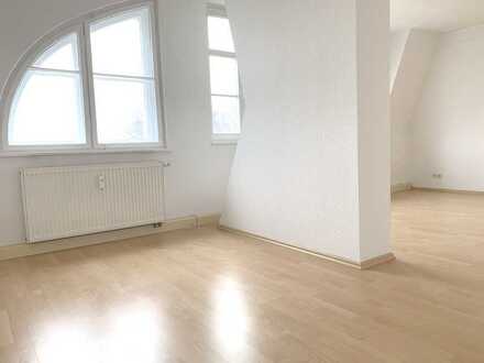 schicke 2-Raum-Wohnung mit Einbauküche 360,00 €, 80 m²