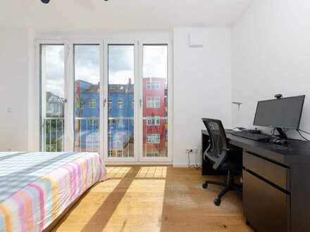 Schöne 2-Raum-Wohnung mit EBK und Balkon in Berlin