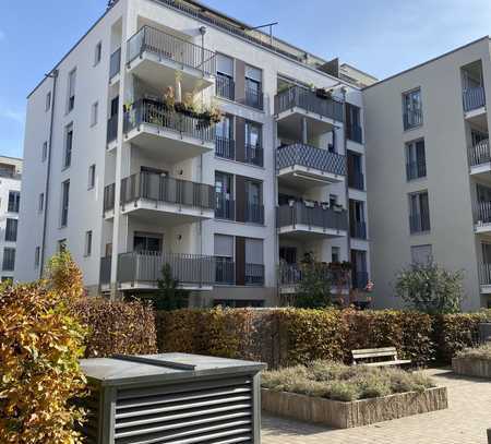 Helle, neuwertige 3-Zimmer-Wohnung mit Balkon und Tiefgarage