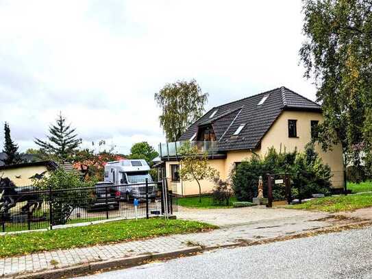 Einfamilienhaus mit großem Grundstück und viel Platz für Leben, Wohnen und Hobbys