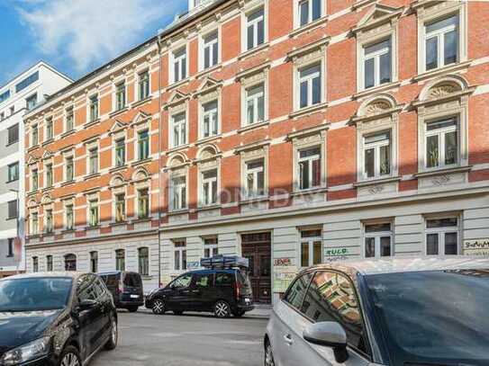 Gemütliche 2-Zimmer-Wohnung mit Balkon am Karl-Heine-Kanal in saniertem Denkmalhaus