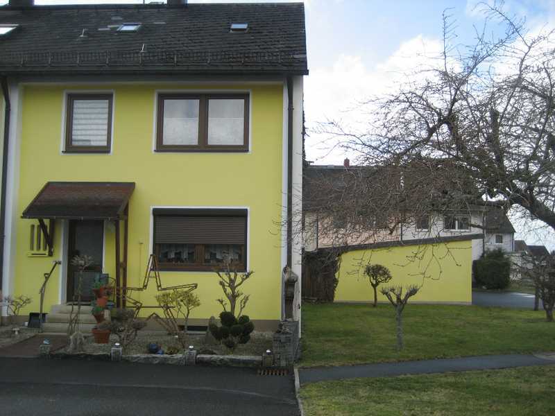                                                               Reiheneckhaus mit Garten in ruhiger, gepflegter Lage                                                       in Selb (Wunsiedel im Fichtelgebirge)