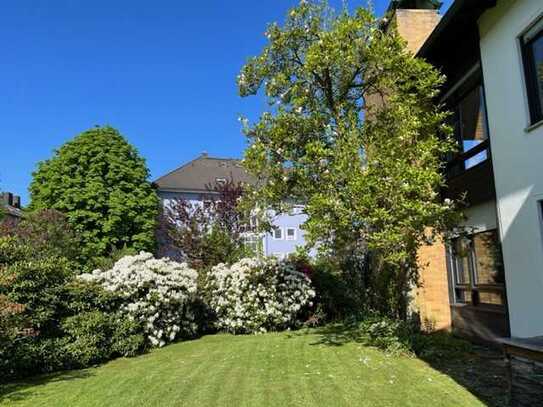 Geräumige 6-Zimmer Wohnung mit großem Garten in Münchberg