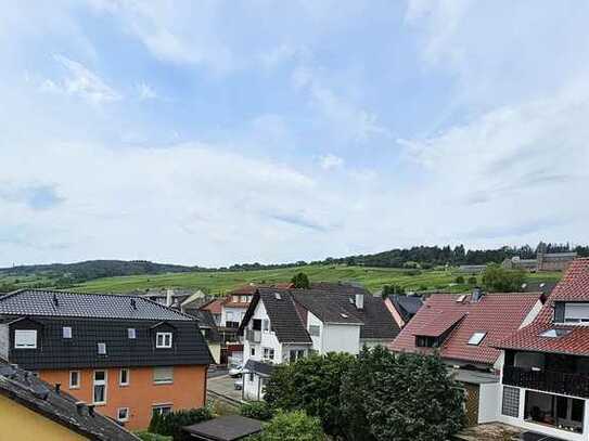 Attraktive 4-Zimmer-DG-Wohnung mit Balkon in Rüdesheim/Eibingenam Rhein