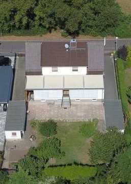 Moderne Doppelhaus(hälfte) in Toplage mit großem Wintergarten, Garage & ausgebautem Keller