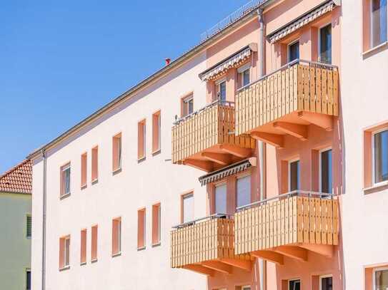 Neu sanierte 3-RW * moderne EBK * Bad m. Fenster * WG geeignet *Süd-Ost * zentrale & grüne Lage *TOP