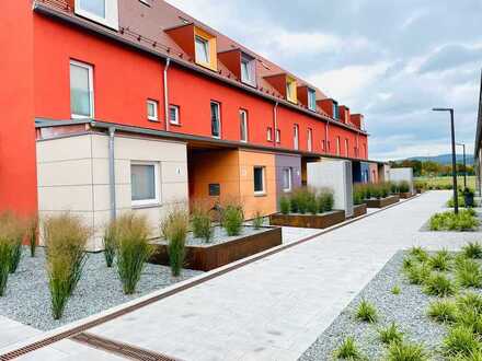 Regenstauf . Reihenmittelhaus über 4 Etagen mit Terrasse und Garten