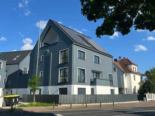 Außergewöhnliche, großzügige 4-Zi.-Maisonettewohnung mit Loggia und Tiefgarage