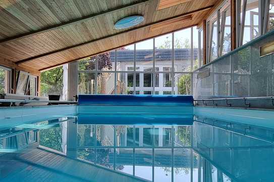 Haus mit Pool, Sauna, gr. Garage - am Wald bei Löcknitz