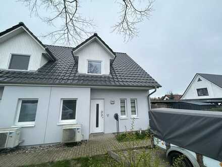 Neuwertige 4-Zimmer-Doppelhaushälfte mit EBK in Bentwisch, Bentwisch