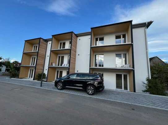 Erstbezug mit Balkon und EBK: Exklusive 2-Zimmer-Wohnung mit gehobener Innenausstattung in Nittenau