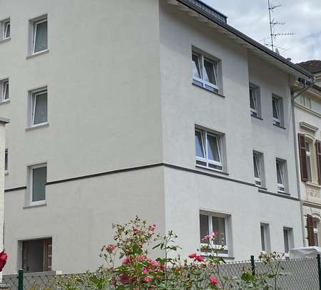 helle bezugsfertige 3 Zimmer Wohnung mit Balkon