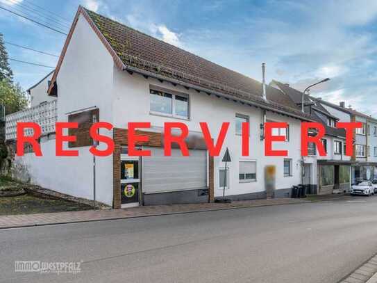 Renditeobjekt: 2 Wohnungen, 1x Gewerbeeinheit in zentraler Lage von Lemberg zu verkaufen