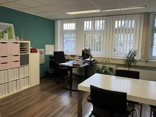 Aachen: 350 m² Büro- oder Praxisfläche mit guten Parkmöglichkeiten!