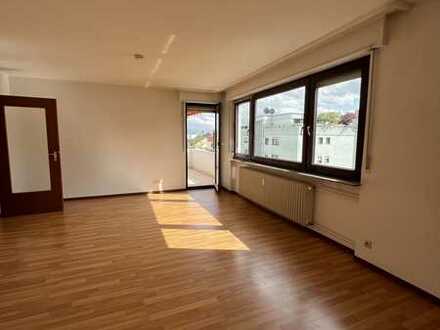 Exklusive 2,5-Zimmer-Wohnung mit gehobener Innenausstattung mit EBK in Stuttgart