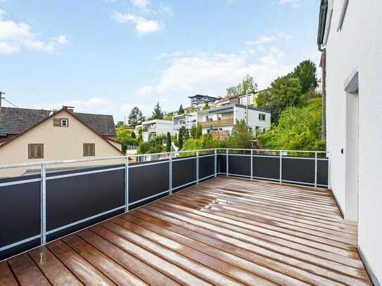 Kernsanierte Dreizimmer-Wohnung mit großer Terrasse in Neubauqualität - Erstbezug, provisionsfrei