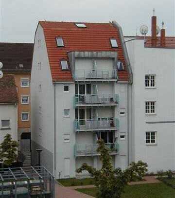 Gut geschnittene 2-Zimmer-Wohnung mit Balkon