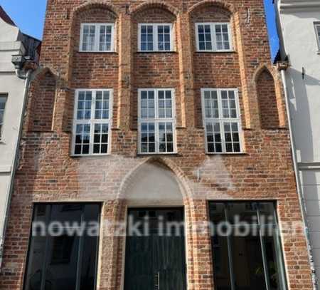 +++Charmantes Ladengeschäft mit Diele und Backoffice im historisch sanierten Stadthaus**