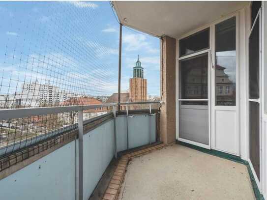 Schöne 2 ZKBB,
im Herzen Mariendorfs, 
ca. 67 m², Südbalkon, wird aufwendig renoviert übergeben!