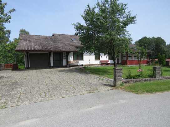 Einfamilienhaus mit Einliegerwohnung in ruhiger Ortsrandlage von Berg m. Aussicht ins Graflinger Tal