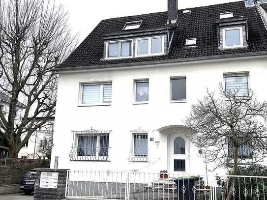 Innenstadt-Nord, ruhige Lage! 4-Zimmer-Whng. 2-Fam.-Haus, 2.OG.+Dachgesch. S-Balkon 8 mtr +Grill