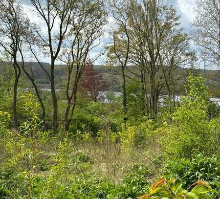 Unbebautes Grundstück (ca. 1.100m²) mit Seeblick und mehreren Entwicklungsmöglichkeiten