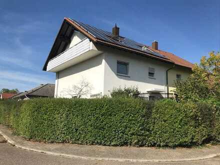 Großzügige, familienfreundliche Doppelhaushälfte in Karlsdorf-Neuthard, Ortsteil Karlsdorf