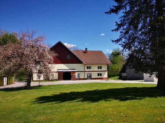 Idyllisches Bauernhaus mit großem Wirtschaftsgebäude und Ausbaupotenzial in Kißlegg zu verkaufen