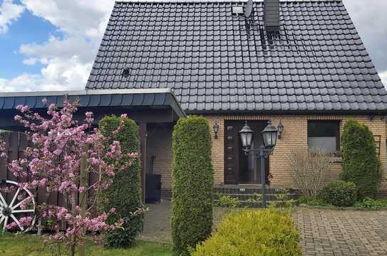 Freistehendes-renoviertes-Einfamilienhaus auf traumhaften Grundstück in Todendorf