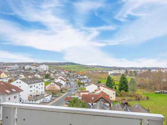 Über den Wolken ! 1-Zimmer-Apartment mit Fernblick/ Aufzug