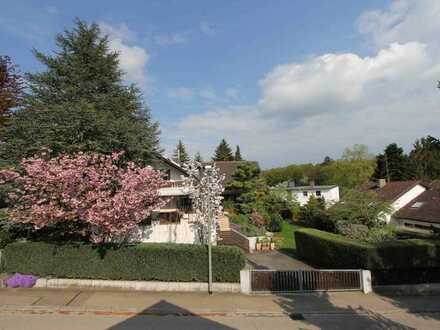 Großzügige, moderne Dachgeschoss-Wohnung mit Balkon, Terrasse und Garage -Neu-Ulm/Reutti