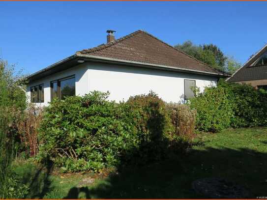 Bungalow mit Garage und großem Grundstück in Stinstedt-Loxstedt