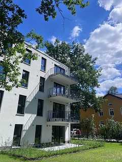 Große Wohnung mit 5 Zimmer und Balkon