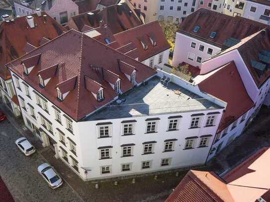 Wohnen und leben in einem barocken Stadtpalais!*Bad en Suite*Balkon*