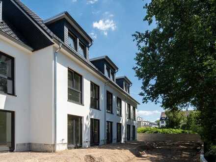 NUR NOCH 1 REIHENHAUS FREI!!! Neubau, energieeffizientes und attraktives Reihenhaus + Carport