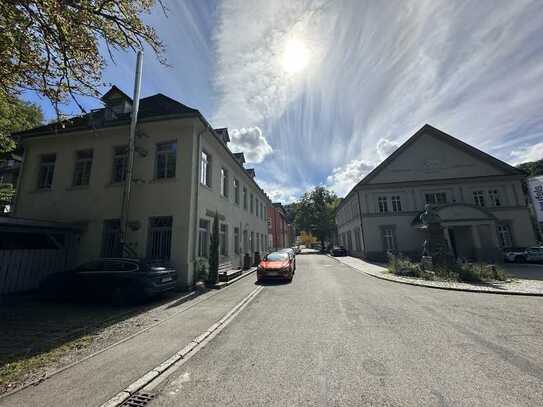 **Erstbezug nach Neubau** Helle Büro-/Praxiseinheit im lebendigen Gewerbepark Neckartal