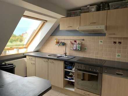 3,5-Zimmer-Dachgeschosswohnung mit Balkon und EBK in perfekter Lage in Adlershof