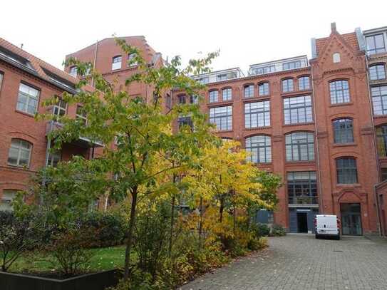 Sehr ruhiges und helles Loft mit Loggia in Berlin-Mitte